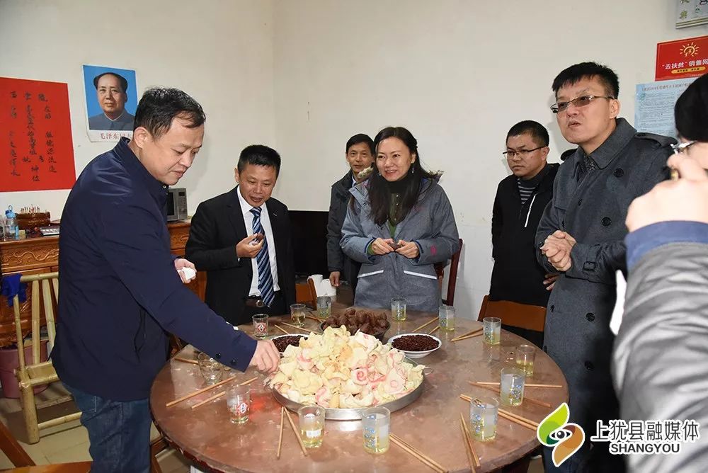 美康雅国际副总裁Kannis一行到我县开展投资考察暨扶贫体验活动