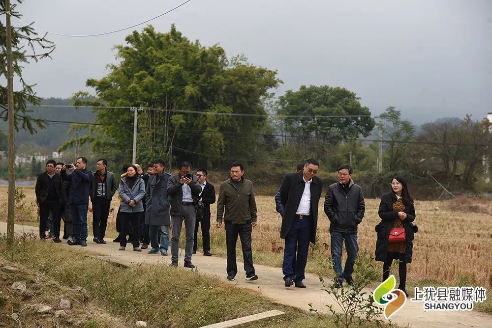 美康雅国际副总裁Kannis一行到我县开展投资考察暨扶贫体验活动