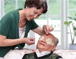 每天眼上敷一片，眼不花看得清，再也不怕近视了，男女老少都爱！