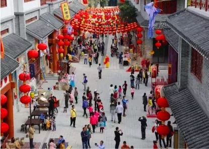 珠海人怎么迎新年？一起“回”唐朝逛庙会！看真龙袍！就在……