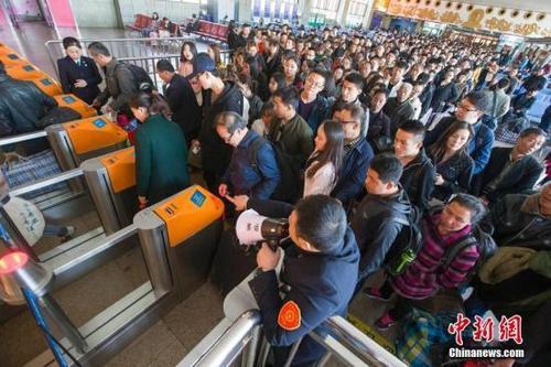 春运火车票明天开售购票攻略来啦,一图读懂春运火车票购票新规则