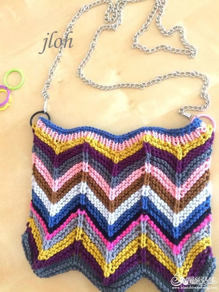 开叉直筒塌肩连衣裙+棒针小炫包，自己编织穿起来最大牌！