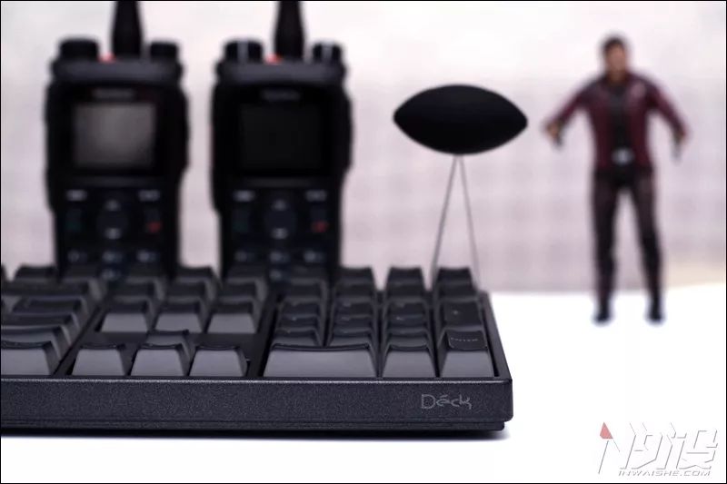 不玩灯的键盘,玩灯的机械键盘