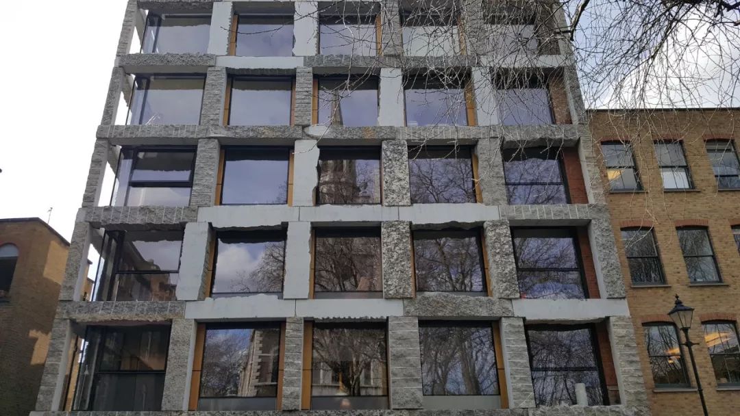 高端公寓烂尾楼,烂尾楼带来的惊喜