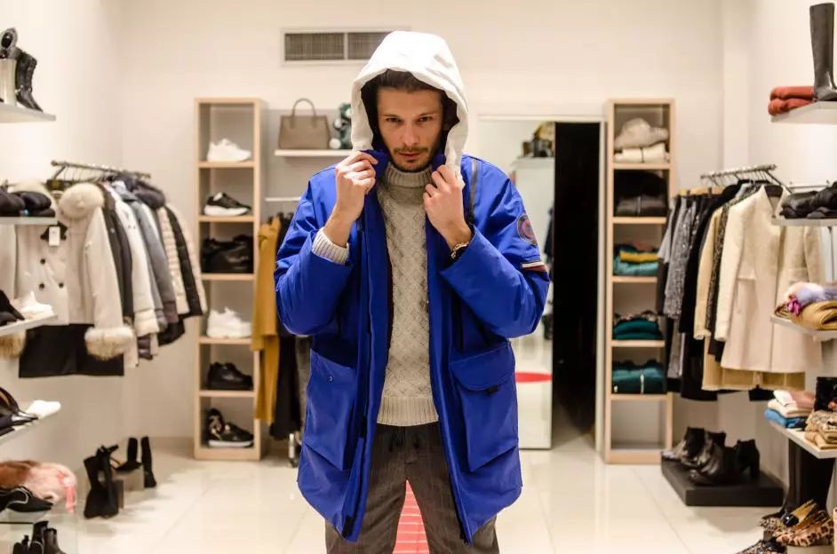 伦敦没羽绒服么？为啥龙妈小雀斑穿波司登？