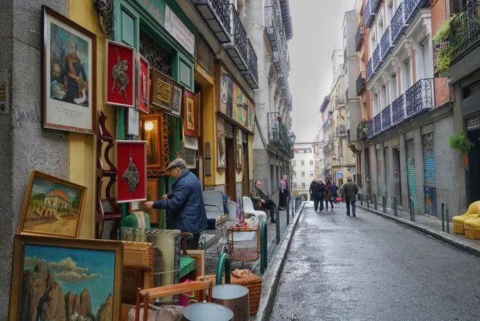 这座城市文艺到骨子里，只当它是西班牙之旅中转站未免太可惜