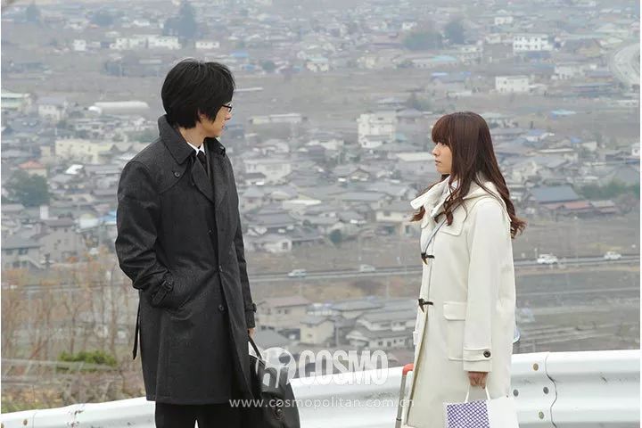 我没有年轻10岁的药，但马思纯这件“少女感”可以