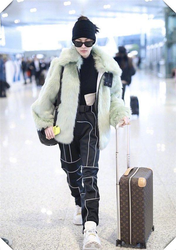 钟楚曦鸭舌帽,钟楚曦马尾造型