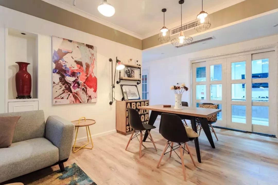 家中横梁压床该怎么化解,家中横梁压顶有什么危害吗