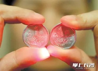 你家有这种硬币和纸币吗？快到银行兑换！5月1日起不再流通；男婴刚办完百日酒，与爸妈同睡后惨剧发生！速扩散医生的提醒丨新闻早餐