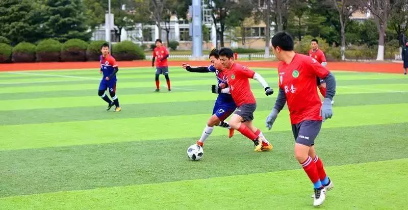 中超冠军上港竟和崇明这么有渊源？让我们为崇明足球代言