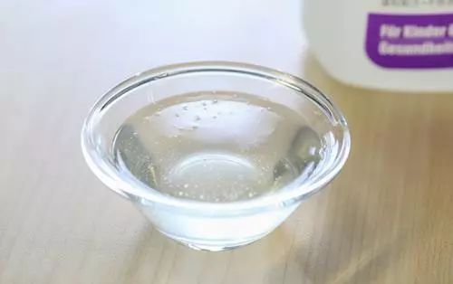 羽绒服脏了怎么洗的小妙招,羽绒服袖口脏了洗干净小妙招