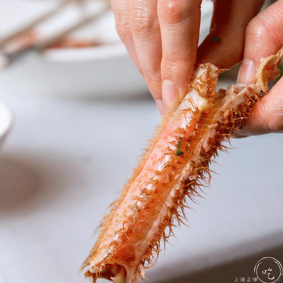 坐拥150㎡私家花园的火锅店，竟然还配空姐服务！