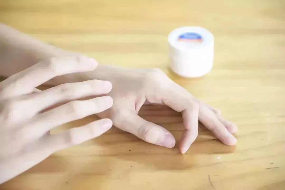 脚后跟干裂修复霜去死皮,脚干裂脱皮修复霜