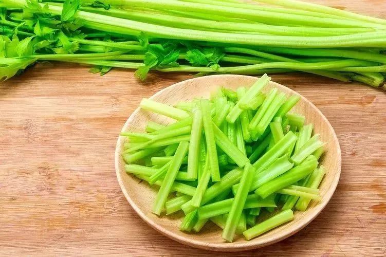 经常牙龈出血对牙有什么害处,换牙时牙龈出血怎么回事