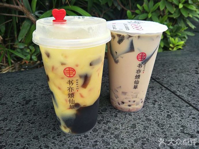 冷得不敢喝坝坝茶，只想捧一杯热奶茶在手心里！