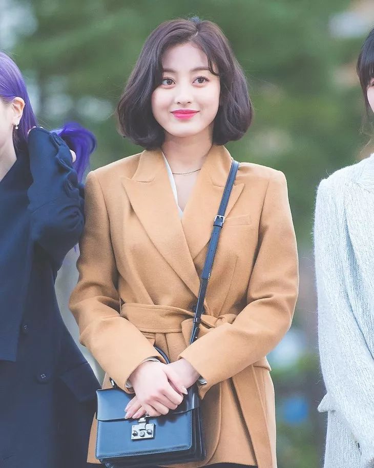 朴信惠耳线同款,朴信惠同款鞋是什么品牌