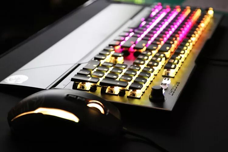 感受工匠精神——德国冰豹Vulcan120Aimo机械键盘开箱