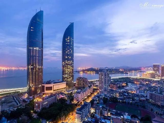 那些震撼人心的建筑物,双子塔的震撼