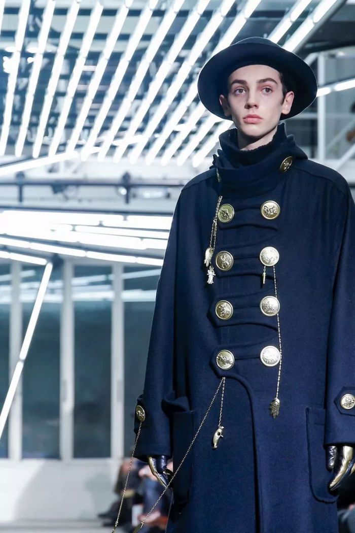 靠信念和动力活着,靠坚定的信念支撑人生