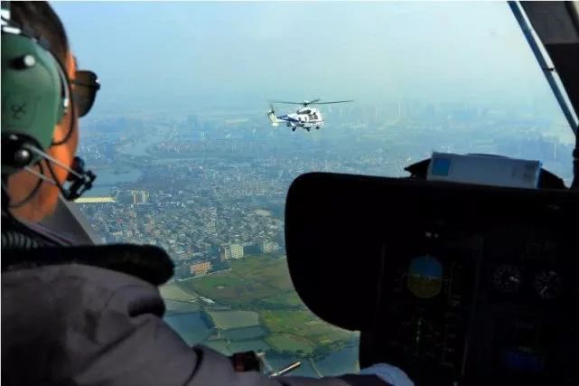 广东“*毒冰**教父”震撼内幕：4000警力开进他的地下王国，*毒冰**产量占全国1/3