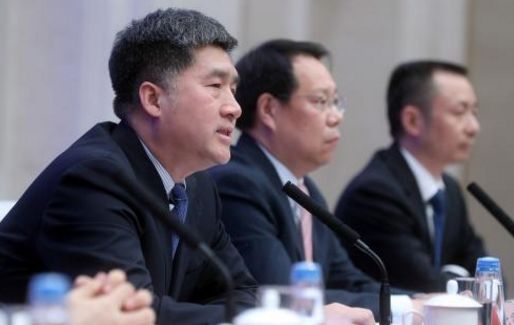 1月24日每天3分钟尽览天下事（春节期间郑州限行规则出炉/*花爆烟竹**郑州各县区全禁）