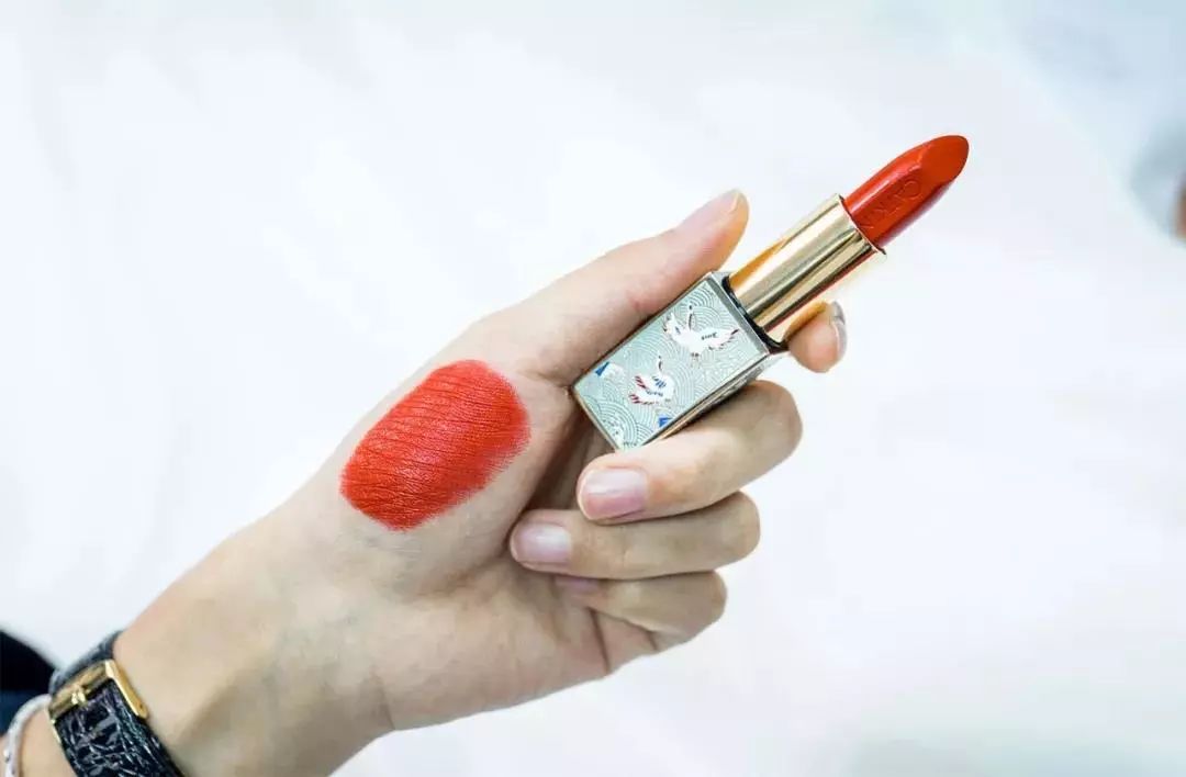 哪里来的中国风神仙口红？汉纸妹纸都想 all in！