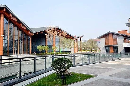 西安uplaza城开优享购物中心,西安中大国际购物中心有哪些品牌