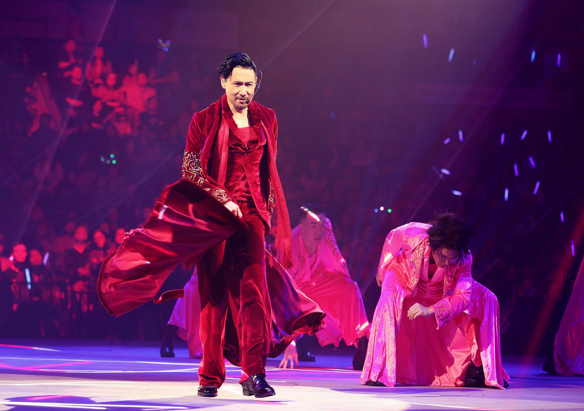 世界巡演233场刷新世界纪录烙下圆满印记学友行善不遗余力香港站筹得过百万善款赠予中医疗服务