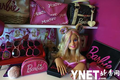 日本女孩耗时9年打造芭比,日本姑娘迷恋洋娃娃