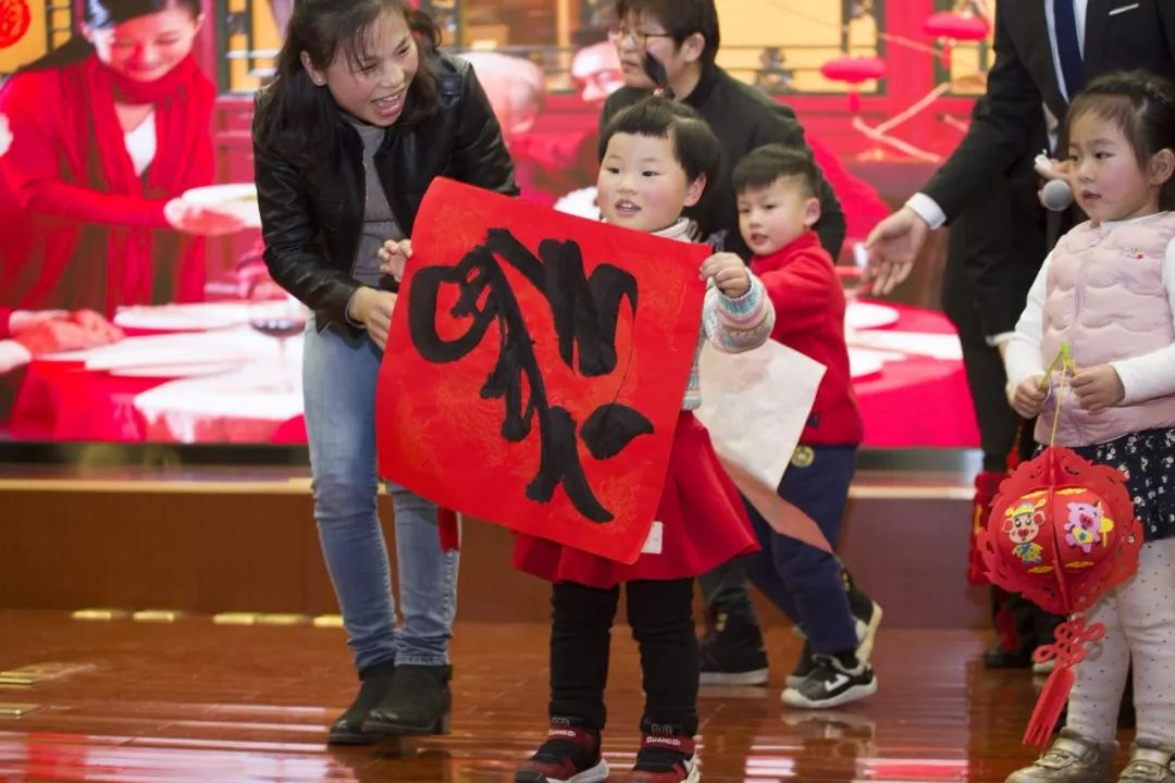 帅炸！法院小可爱们策划的这场“春晚”大show，仿佛开了挂……