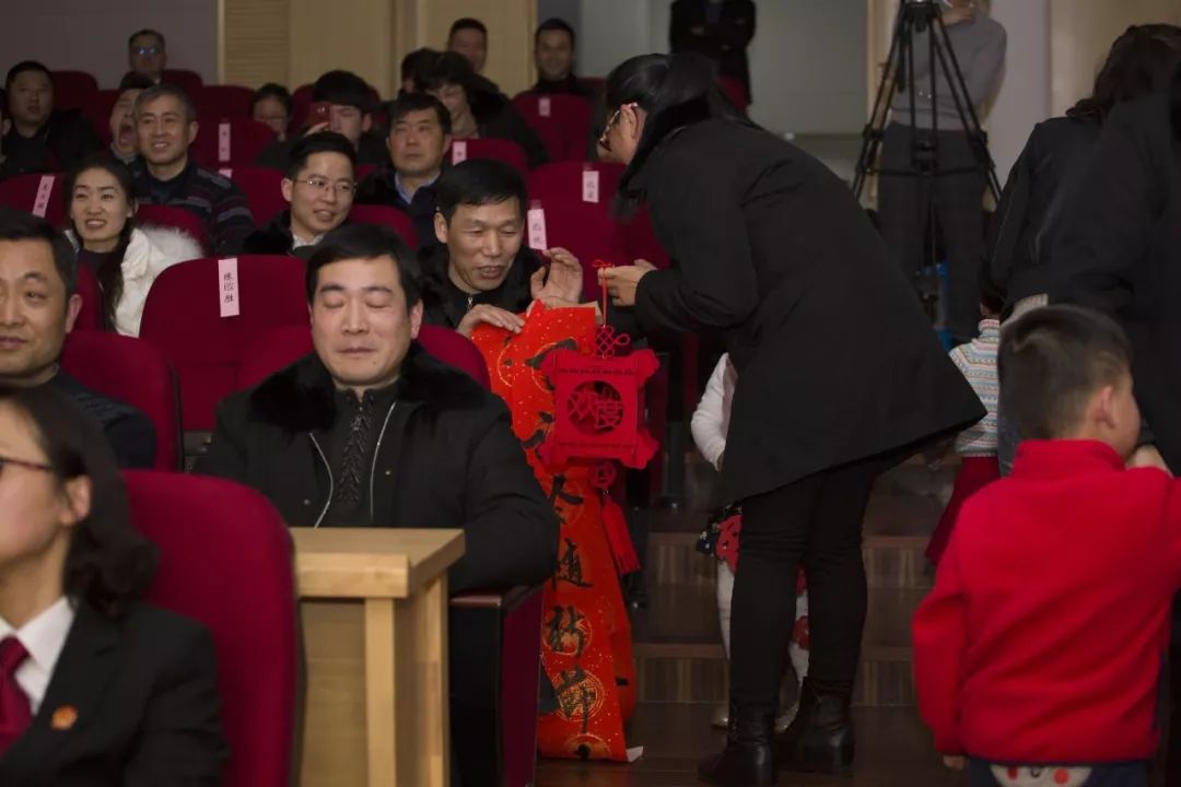 帅炸！法院小可爱们策划的这场“春晚”大show，仿佛开了挂……