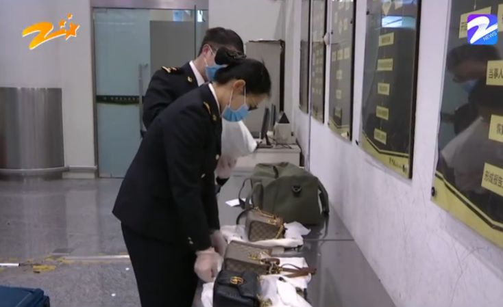 行李箱打开一看全是奢侈品？春节出国购物的注意了！5000元就到征税点！