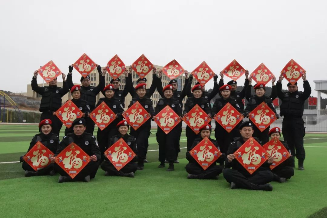 济南大明湖相亲相爱一家人,相亲相爱一家人济南