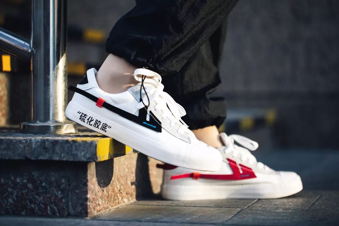 回力匡威和vans哪个脚感好,回力夏季潮流鞋子