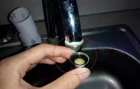 去吃饭久了全部都是污垢怎样去除,经常吃的十种食物清洗方法