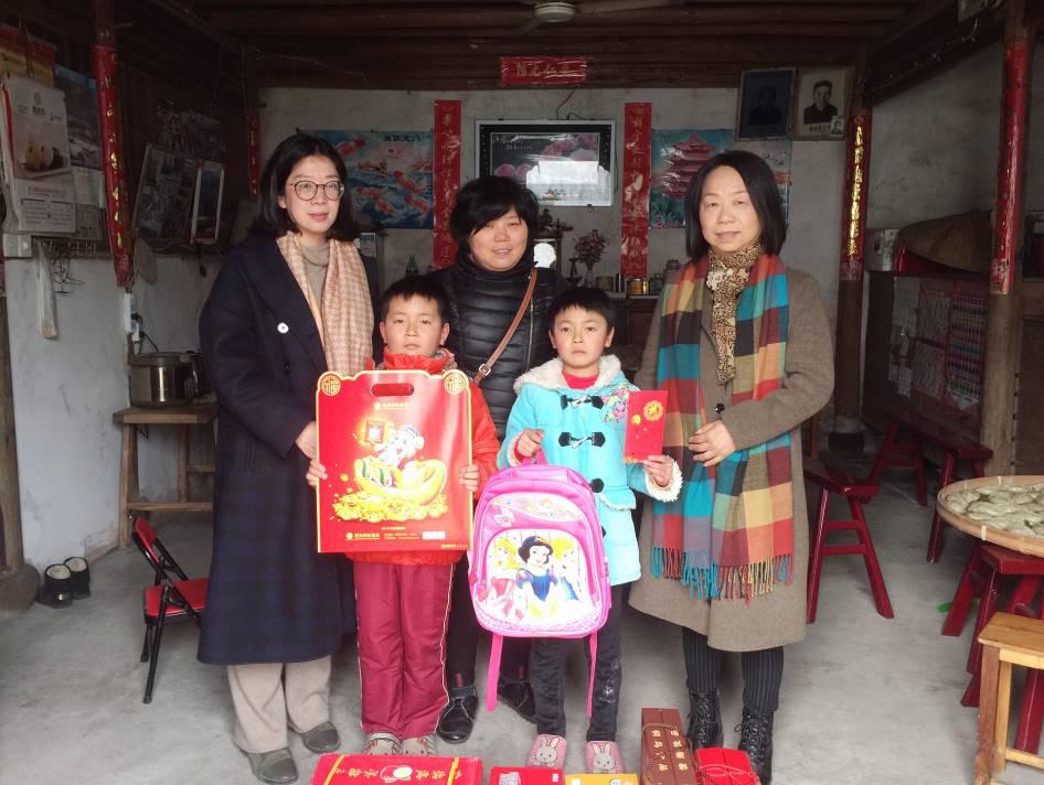 爱心助学传递爱心,爱心助学温暖贫困学生