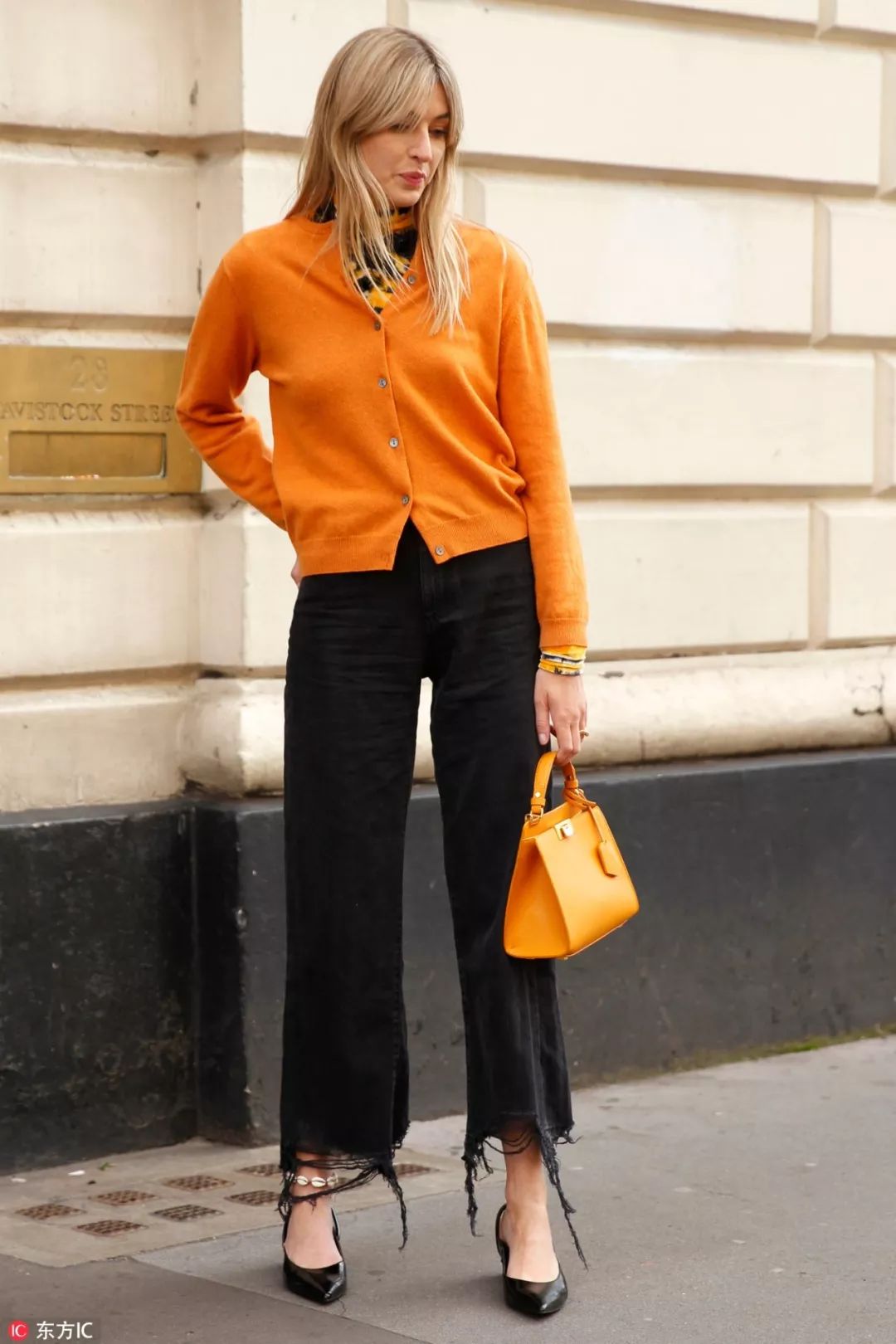 明星穿高级感针织开衫,明星同款街拍针织开衫