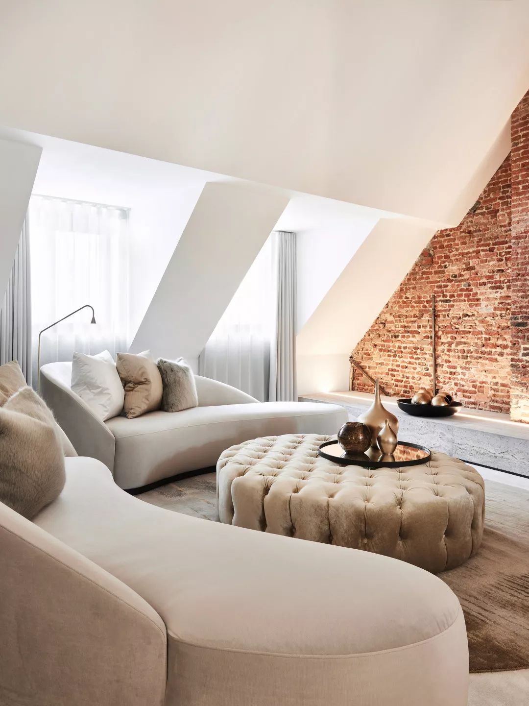 品牌∣大牌联手AndrewMartin获奖设计师EricKuster联合优艺时尚推出高端家居系列