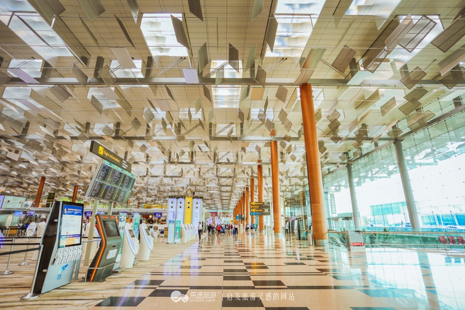 阿姆斯特丹机场lv免税店,机场免税店买lv