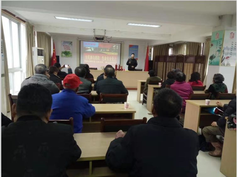 【镇办社区】朝阳、幸福等3个社区组织观看“*会两**”开幕式现场直播