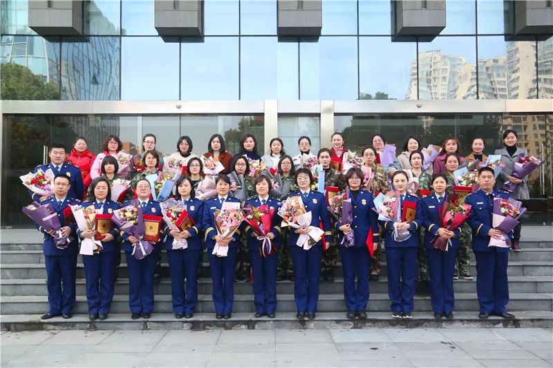 无锡市消防支队联合市妇联组织巾帼风采表彰活动