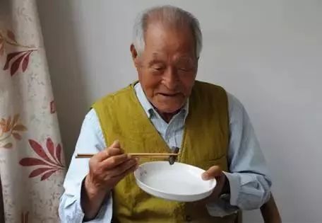 早上空腹吃它是“百补之王”补肝强肾、延年益寿,现在知道还不晚……