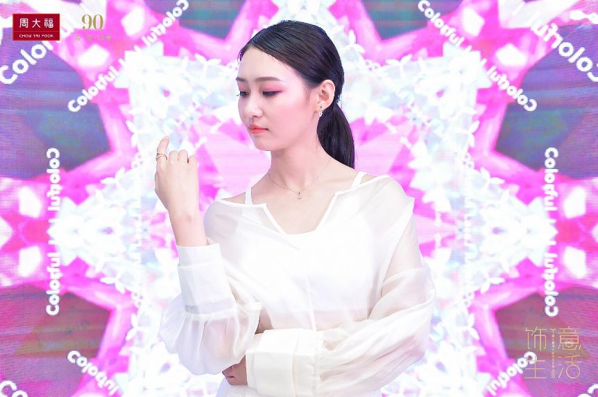 周大福轻奢美饰,周大福新版三件套