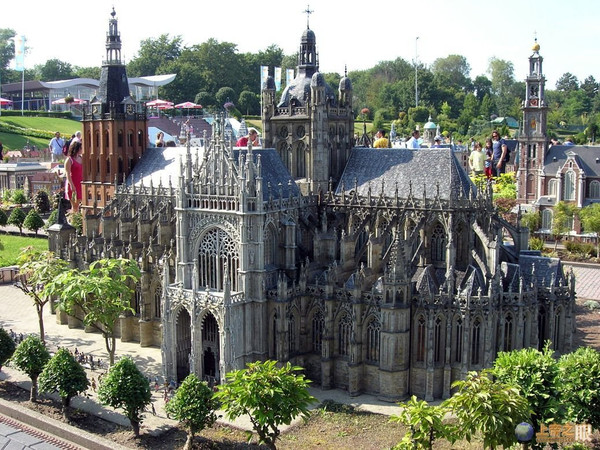 荷兰海牙皇宫,肃穆城市