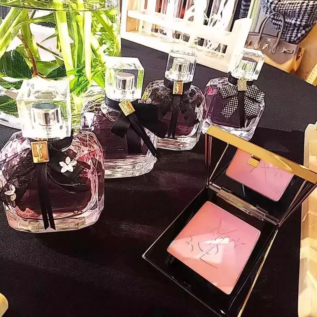 星巴克新品樱花初绽星冰乐大杯,星巴克春季限定樱花大杯