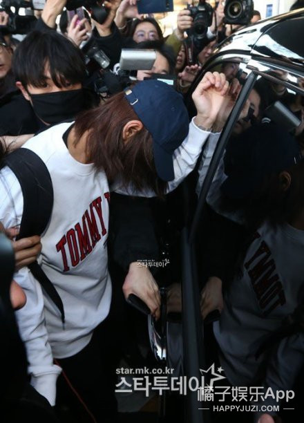 一天之内，他“红”透了中韩两国！