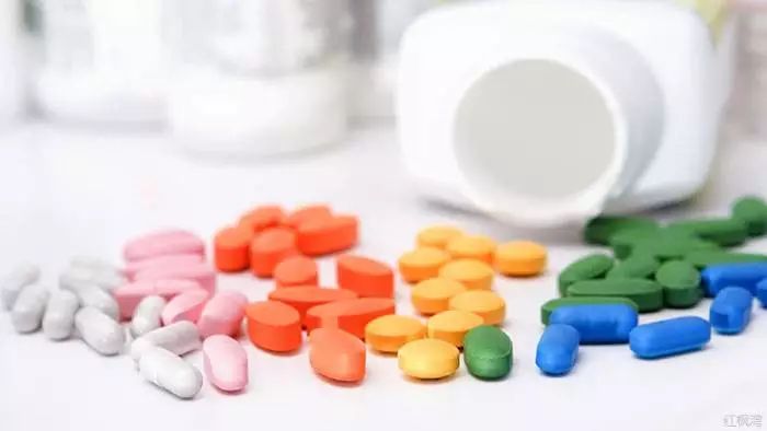 第二例艾滋病治愈,应何时开始艾滋病抗病毒治疗