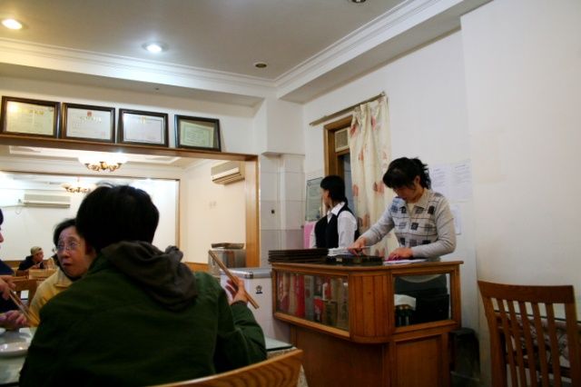 五一来北京吃卤煮,北京脏摊烤串