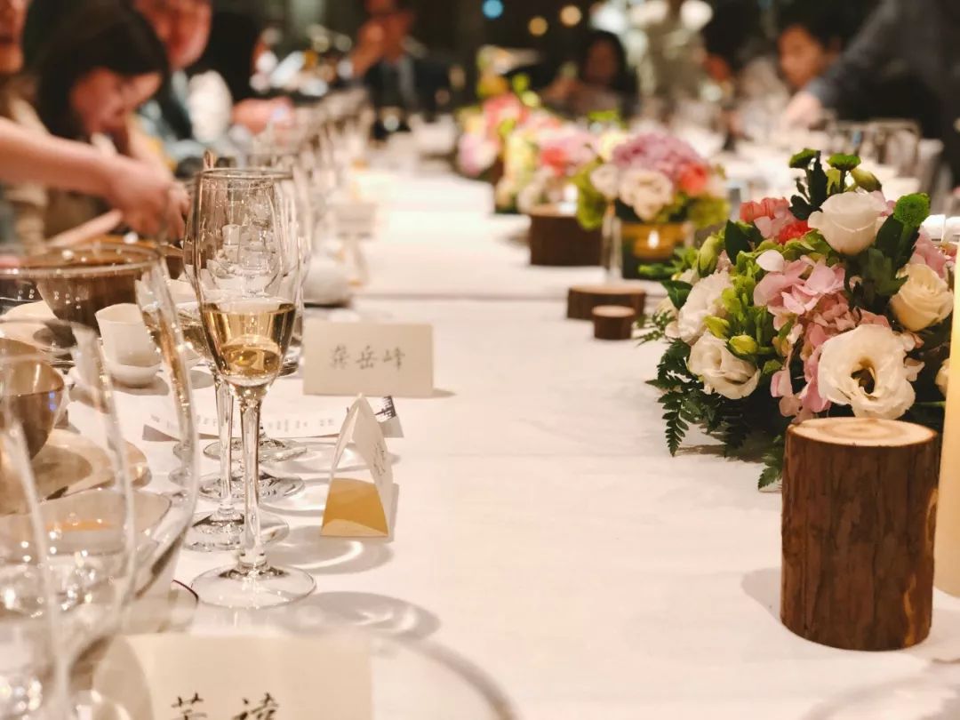 一向以“好吃”出名的凯悦，这次带我把人间三月的春天都吃进了嘴里